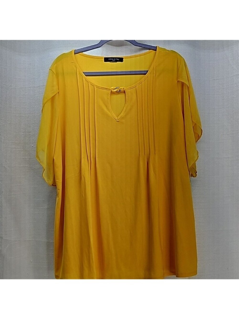 Adele & May Mustard Yellow Pintuck Blouse Womens 1X NWT Keyhole Flutter Sleeve
